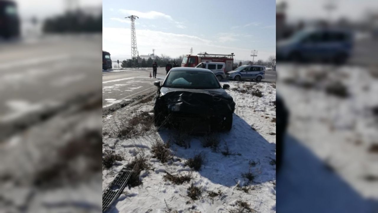 Feci kaza! Otomobilin çarpıştı: 2 kişi öldü, 3 kişi yaralandı!