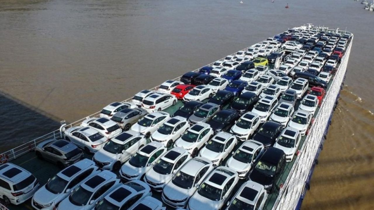 Porsche, Audi, Bentley, Lamborghini ... 400 milyon dolarlık otomobiller yandı!