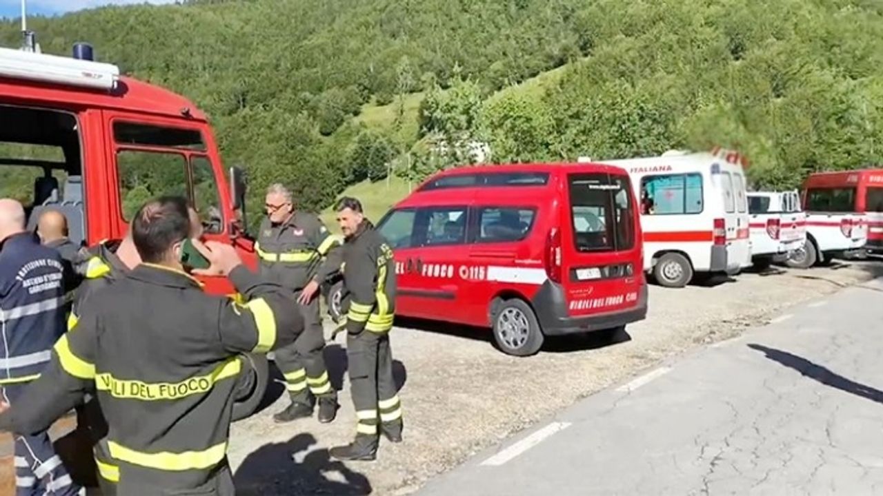 İtalya'da içindeki 4'ü Türk 7 kişi ile kaybolan helikopterle ilgili yeni bir gelişme yaşandı