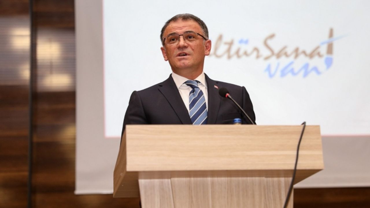 Van Valisi Ozan Balcı, okullara yapılacak yeni projeyi açıkladı!