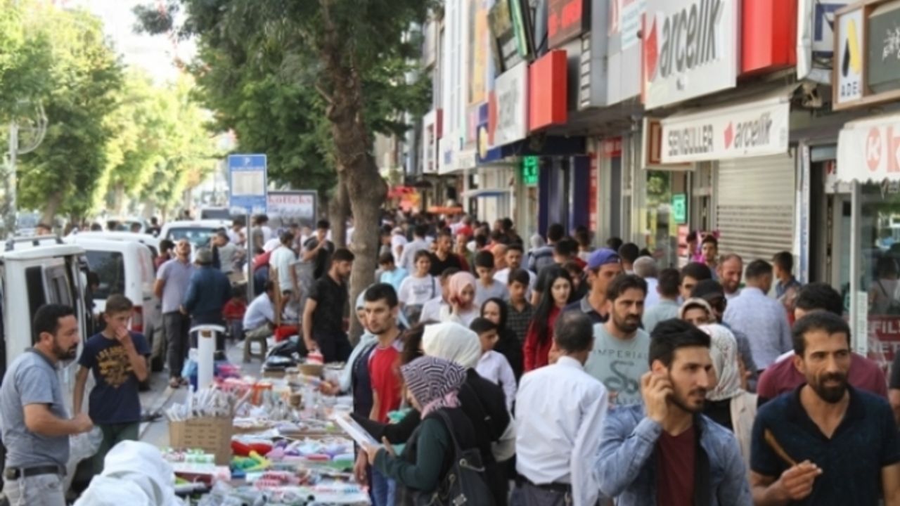 Ekonomik kriz Vanlı esnafı derinden etkiliyor!