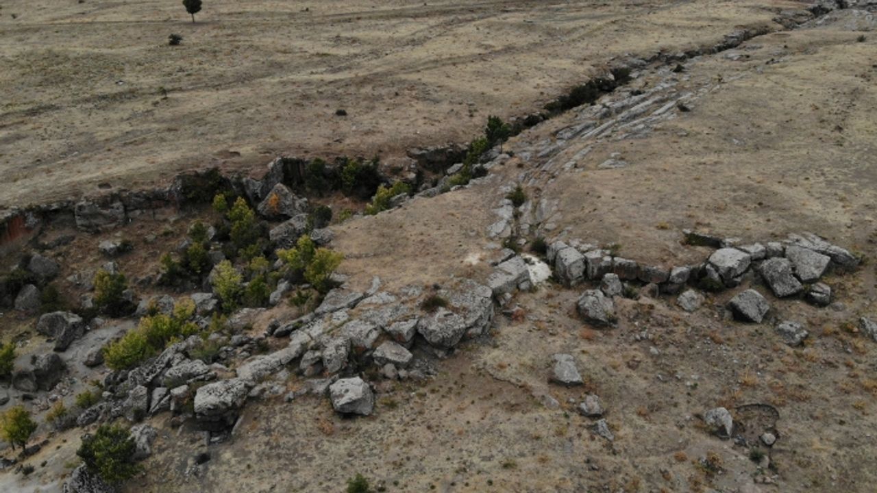Urartuların tarihine ışık tutacak Antik Kent gün yüzüne çıkarılmayı bekliyor!