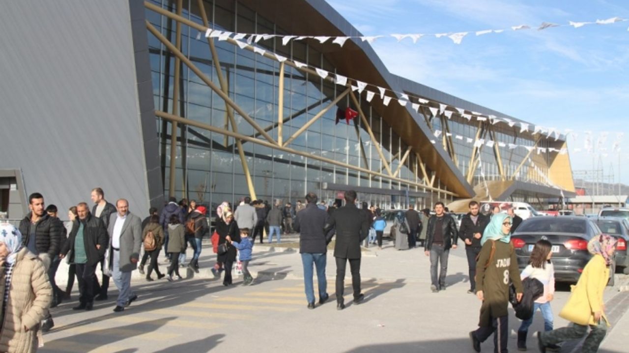 Van YYÜ, Sağlık Fuarının açılışına hazırlanıyor!