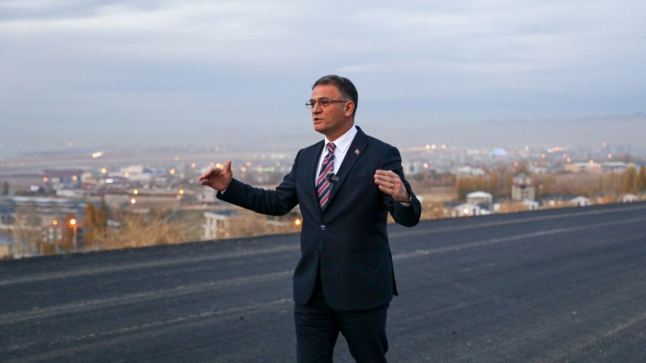 Van Valisi Ozan Balcı, Van Çevre Yolu’nun bitimi için tarih verdi!