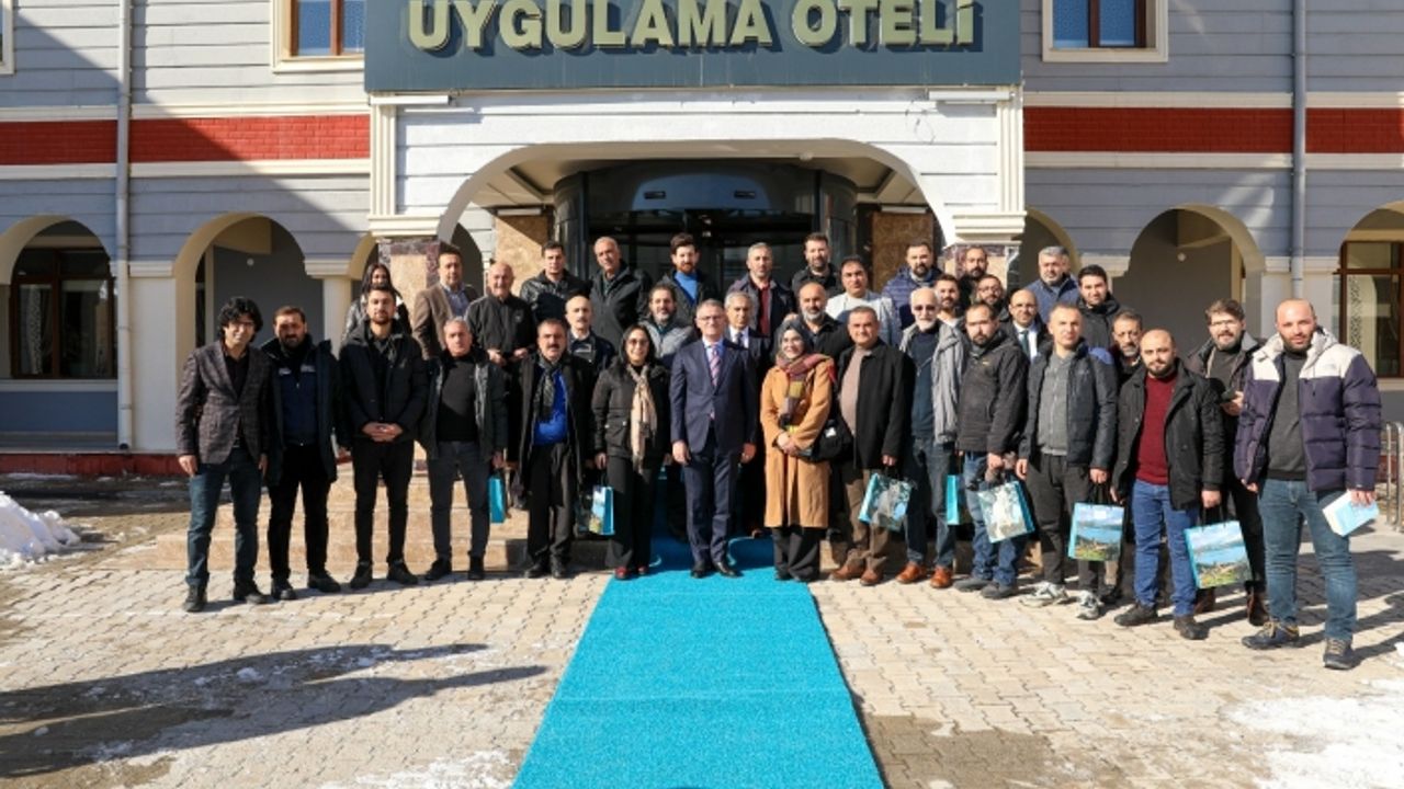 Van Valisi Balcı kentteki gazetecilerle bir araya geldi!