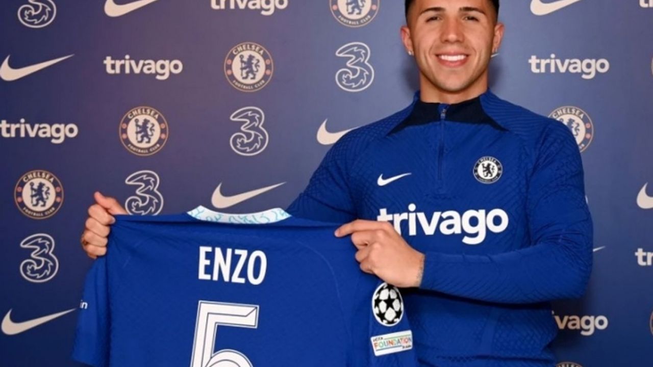 Enzo Fernandez'i transfer eden Chelsea, Premier Lig tarihinin en pahalı transferine imza attı!