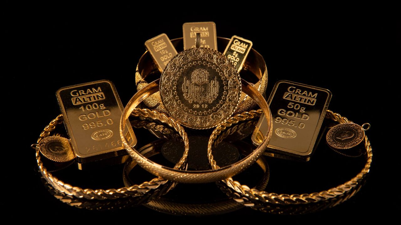 Altın fiyatları çifte rekor kırdı… İslam Memiş’ten altın için yeni tahmin geldi!