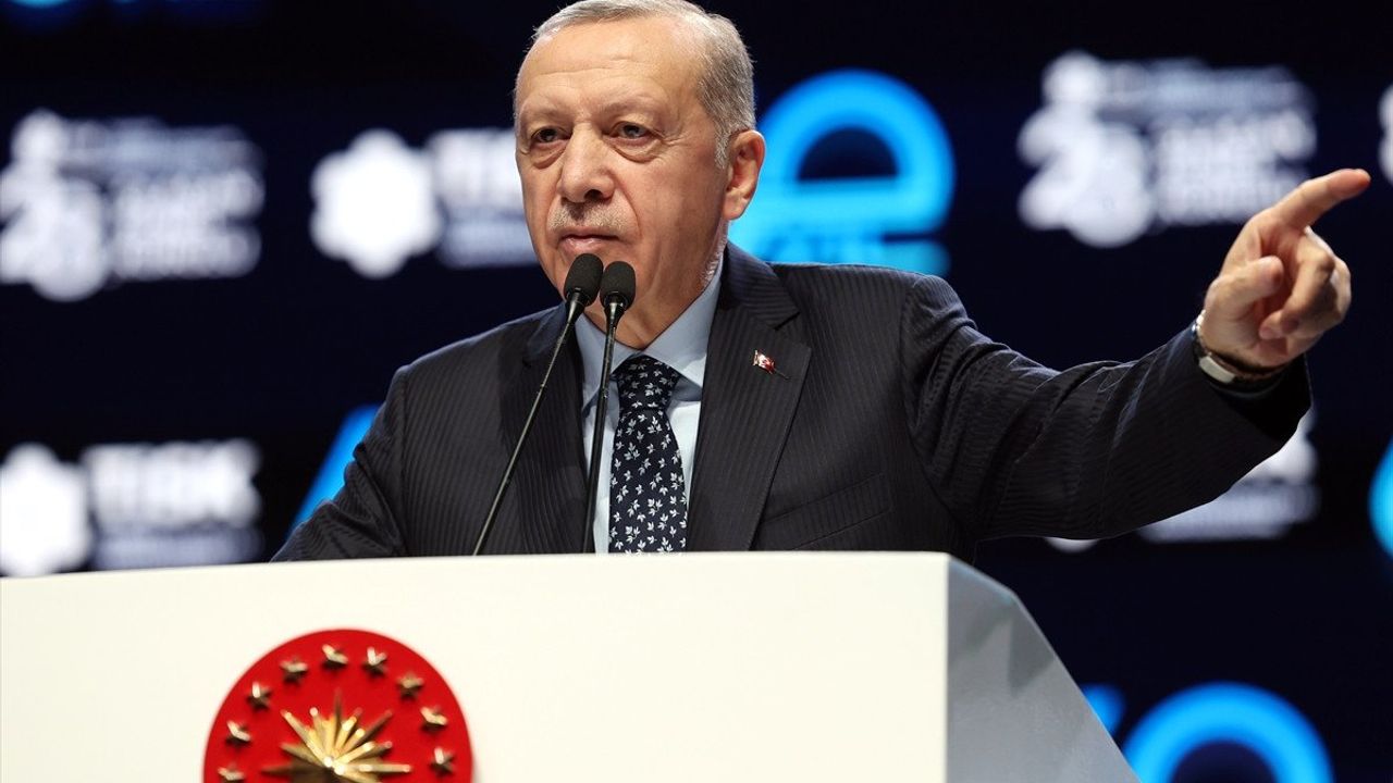 Cumhurbaşkanı Erdoğan'dan 'sivil ve özgürlükçü' Anayasa sinyali!