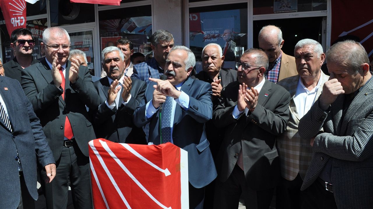 DP Genel Başkan Yardımcısı Erdinç, Van'da 500 kişiyle CHP’nin Erciş seçim bürosunu ziyaret etti!