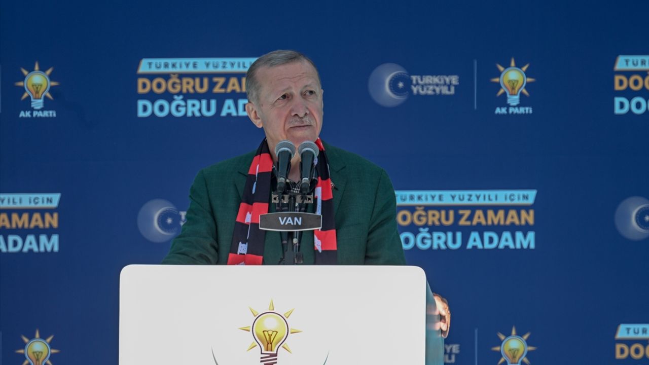 Cumhurbaşkanı Erdoğan Van'da konuştu: Van’ın susuzluğunu biz giderdik!