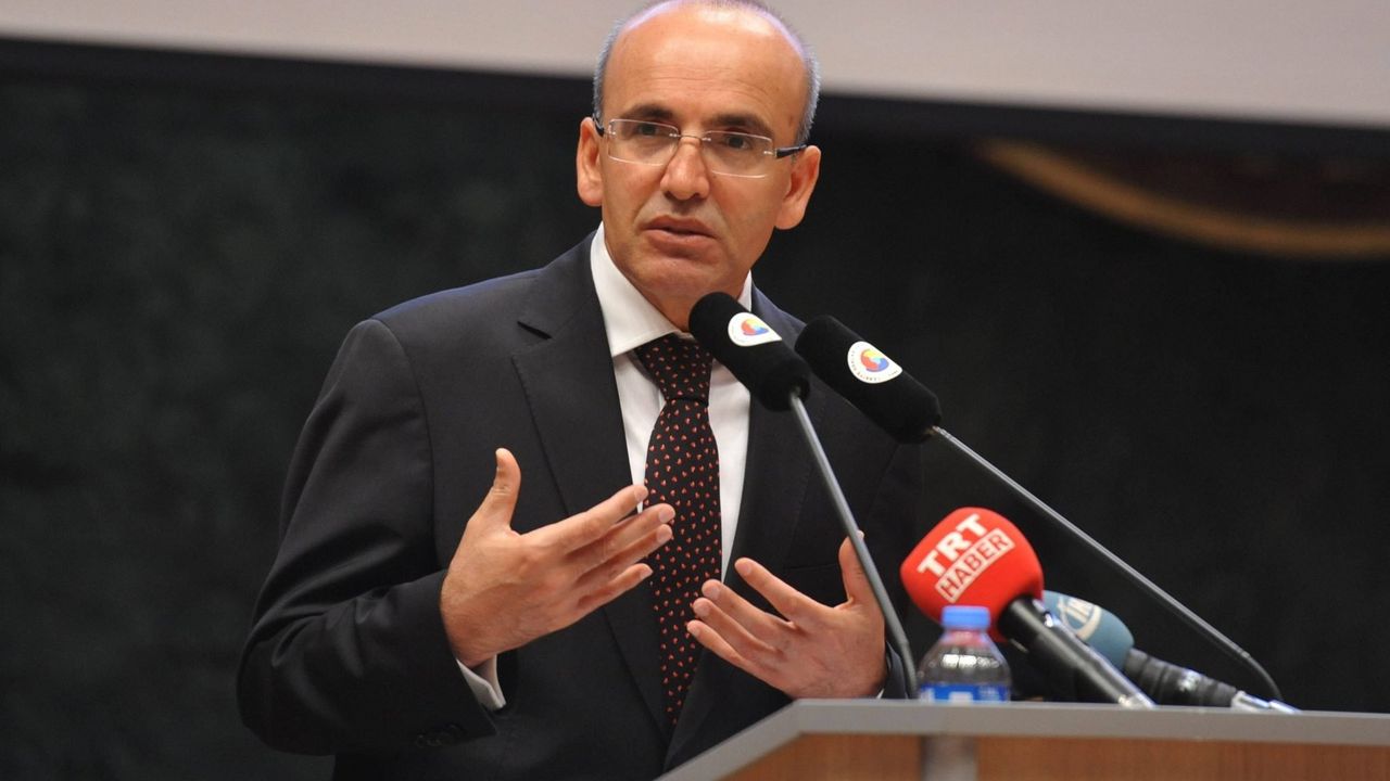 Bakan Mehmet Şimşek açıkladı: Kredi kartları ve krediler için yeni karar!