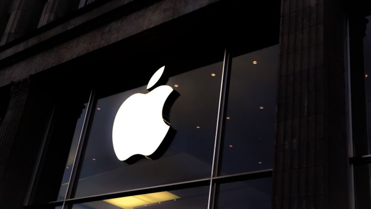 Apple'a 'telefonları yavaşlattığı' iddiasıyla 853 milyon sterlinlik dava açıldı