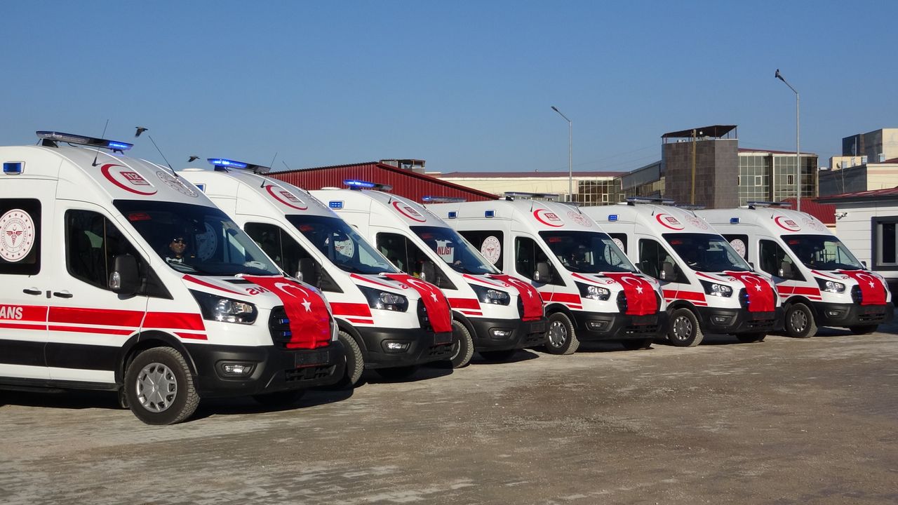 Van’ın sağlık filosuna 6 yeni ambulans eklendi!