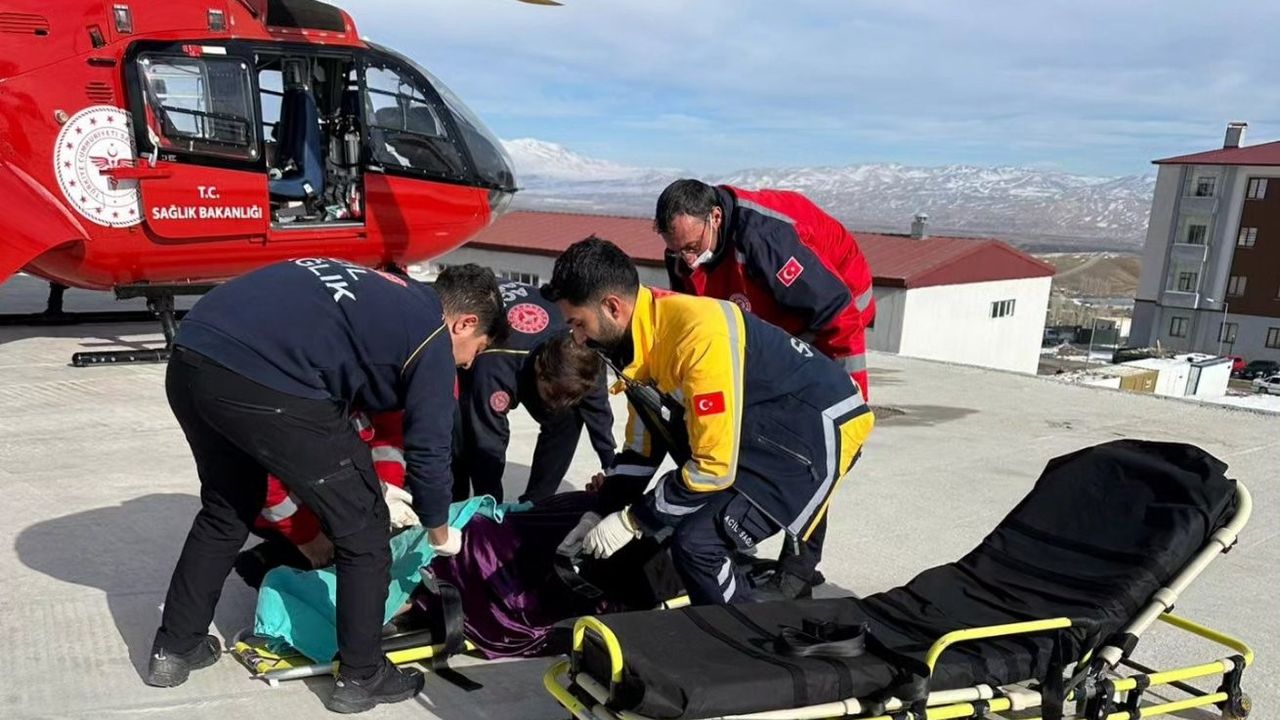 Van’da ambulans helikopter hamile kadın için havalandı!