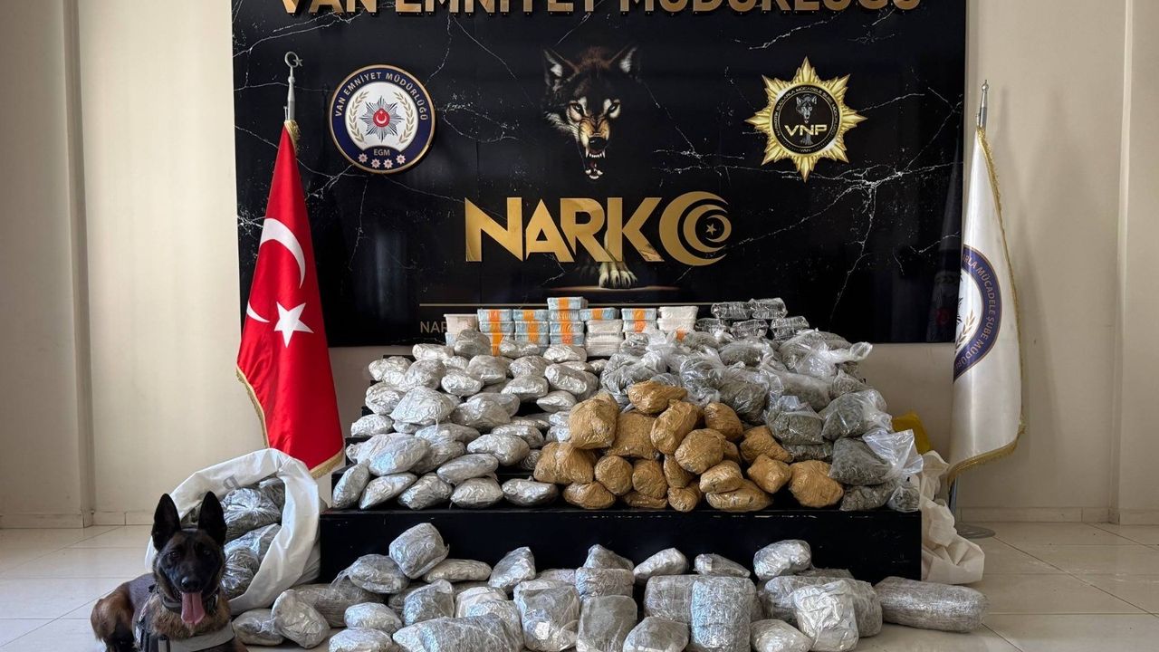Van'da yün çuvallarının içinden 122 kilo uyuşturucu çıktı!
