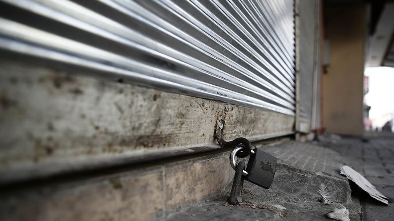 Van’da binlerce esnaf bir bir kepenk kapattı: İşte Vanlı esnafın çöküş nedenleri!