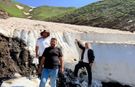 Van’da yazın ortasında bile kar temizleme çalışması sürüyor
