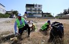 Van’da belediye başkanı vatandaşlarla birlikte çöp topladı