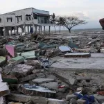 Endonezya'daki 7.7'lik depremde bilanço ağırlaşıyor!