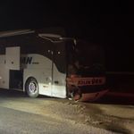 Van yolcu otobüsü kaza yaptı: Yaralılar var!