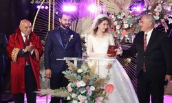Korkmaz Bayram ile Melike Esma Ören çifti görkemli bir düğünle dünya evine girdi!