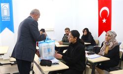 Tuşba'da YKS öğrencilerine ücretsiz kitap seti !
