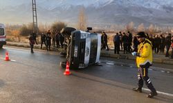 Son dakika! Van'da öğrencileri taşıyan servis kaza yaptı: 11 öğrenci yaralı!