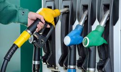 Araç sahiplerine güzel haber! Benzine süper indirim geldi!