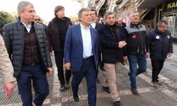 11. Cumhurbaşkanı Abdullah Gül, Malatya'da depremzedeleri ziyaret etti