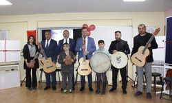 ‘Kültür Sanat Van’ projesi kapsamında Erciş’teki okullara ekipman desteği yapıldı!