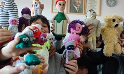 Vanlı öğrencilerden anlamlı hareket: Depremzede çocuklar için oyuncak yaptılar!