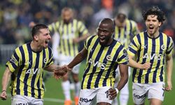 Derbide 10 kişi kalan Beşiktaş, geriye düştüğü maçta Fenerbahçe'yi yendi