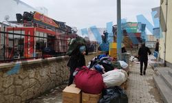 SON DAKİKA! Van'da halk pazarında çıkan yangına müdahale ediliyor