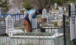 Van’daki mezarlıklarda ‘bayram’ temizliği!