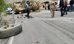 Son Dakika | Van-Hakkari karayolunda askeri araç devrildi: 3 asker yaralı!