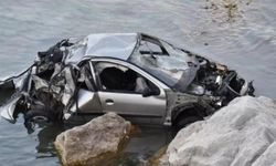 Kontrolden çıkan otomobil göle uçtu: 1'i çocuk 3 ölü, 2 yaralı!