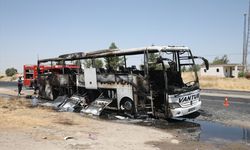 Son dakika | Seyir halindeki Van otobüsü cayır cayır yandı