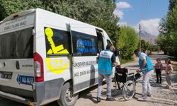 Van’da engelli vatandaşlara tekerlekli sandalye ve medikal malzemesi desteği
