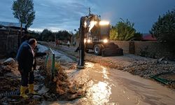 Gürpınar’da ekipler sağanak yağış sonrası teyakkuza geçti