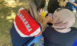 Van'da jandarma ekipleri kadınlara KADES'i tanıttı