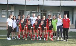 Van'ın U-17 kızları Türkiye Şampiyonasında çeyrek finale yükseldi