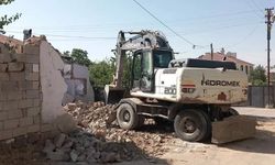 Erciş’teki metruk yapılar yıktırılıyor