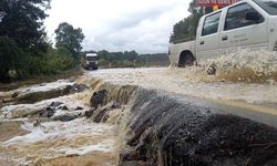 Kırklareli'de kuvvetli yağışta dereler taştı, yollar kapandı; 1'i çocuk 5 kayıp