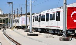 Türkiye'nin ilk yerli ve milli sürücüsüz metro aracı raylara indi