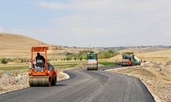 Van Büyükşehir Belediyesi Erciş’te asfalt çalışmalarını sürdürüyor