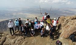 Vangölü Aktivistleri, Erek Dağı’na tırmandı