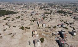 Depremin vurduğu Hatay'da binlerce binanın yerini araziler aldı