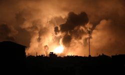 Gazze'de dehşet gecesi! Her yer yanıyor!