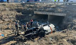 Feci kaza! Otomobil şarampole uçtu: Aynı aileden 3 kişi hayatını kaybetti!