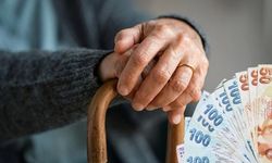Çalışan emeklilere müjde! 5 bin TL emekli ikramiye düzenlemesinde tarih belli oldu…